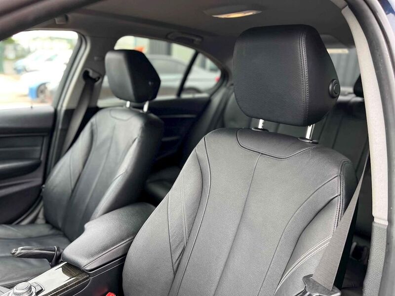 BMW 3 SERIES