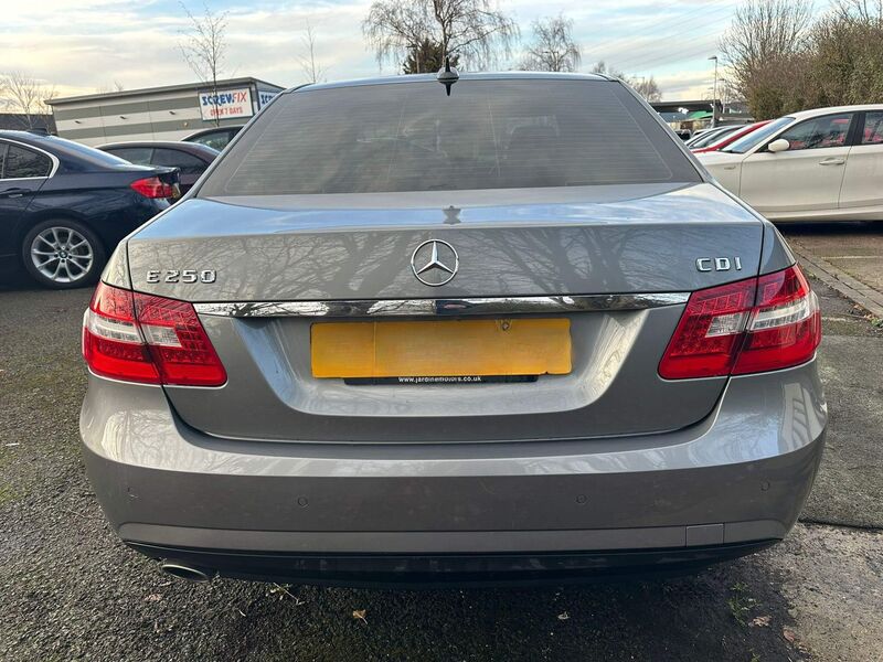 MERCEDES-BENZ E CLASS