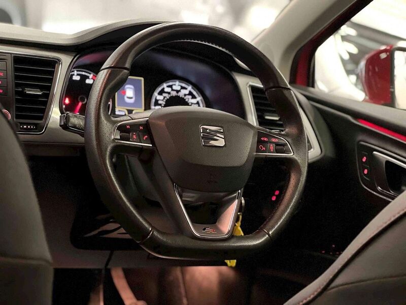 SEAT LEON
