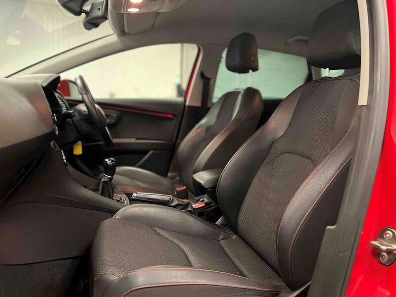 SEAT LEON