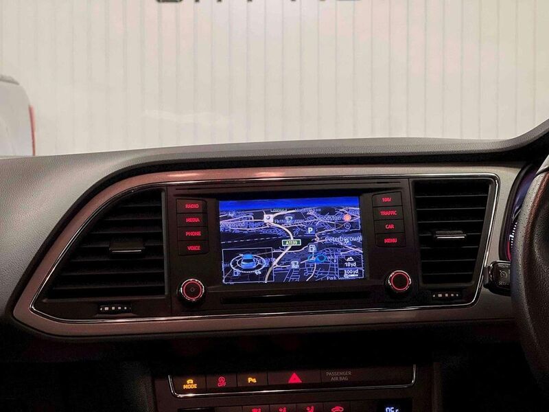SEAT LEON