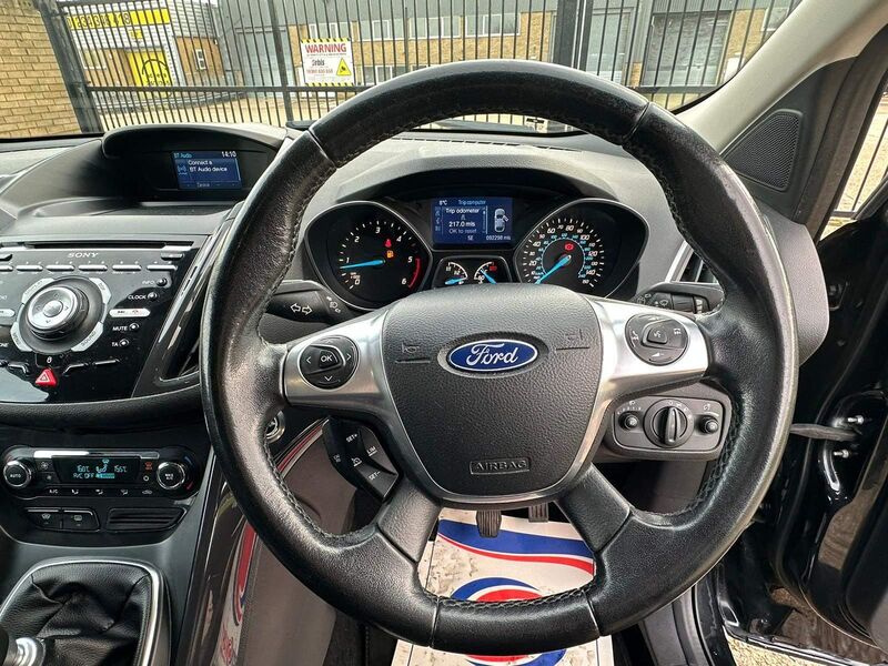 FORD KUGA