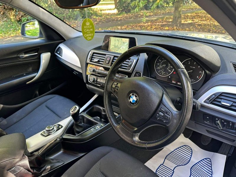 BMW 1 SERIES
