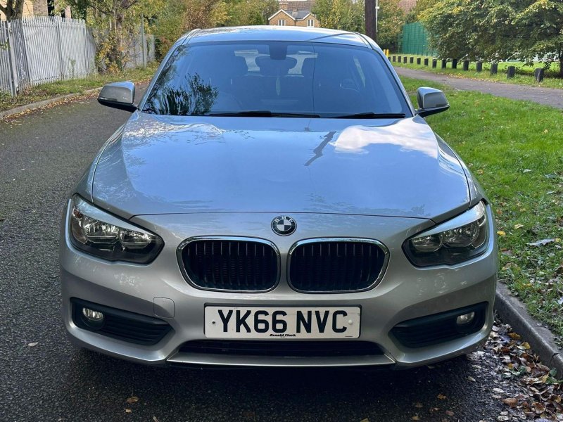 BMW 1 SERIES
