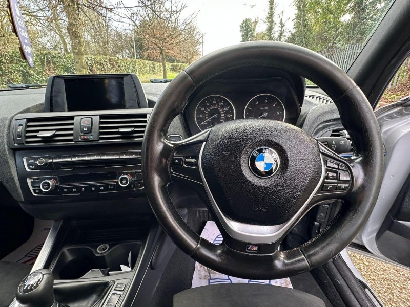 BMW 1 SERIES