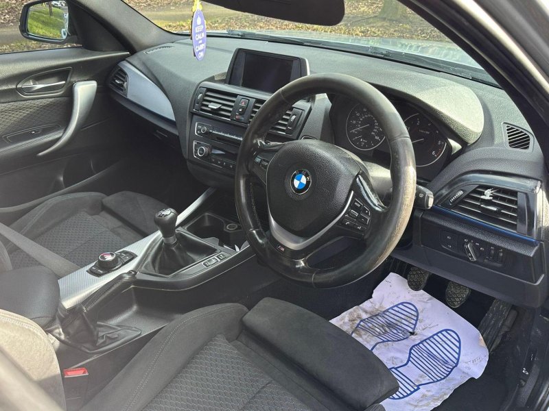BMW 1 SERIES