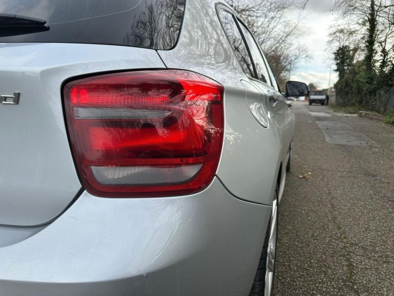 BMW 1 SERIES