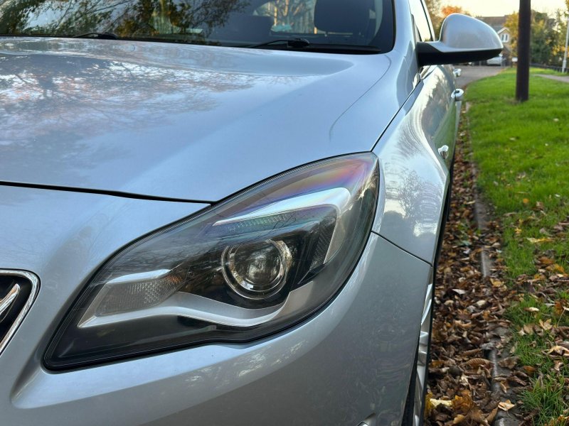 VAUXHALL INSIGNIA