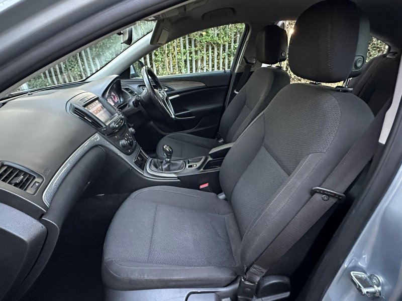 VAUXHALL INSIGNIA