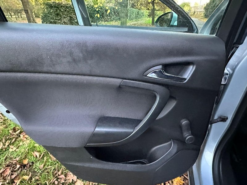 VAUXHALL INSIGNIA