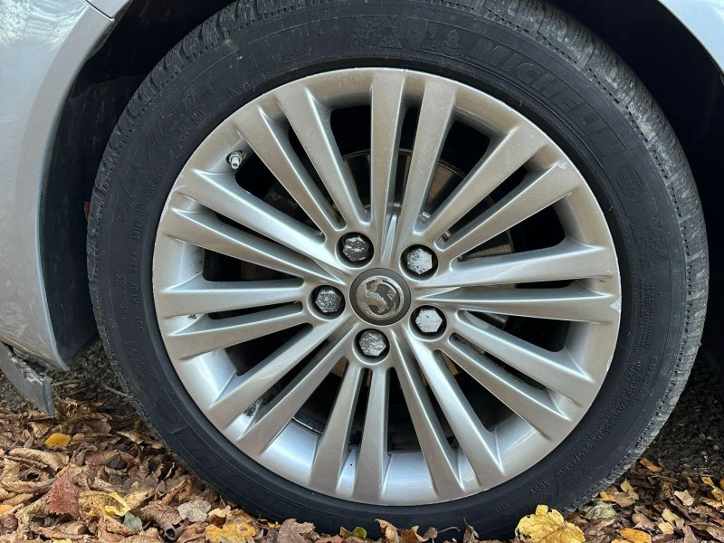 VAUXHALL INSIGNIA