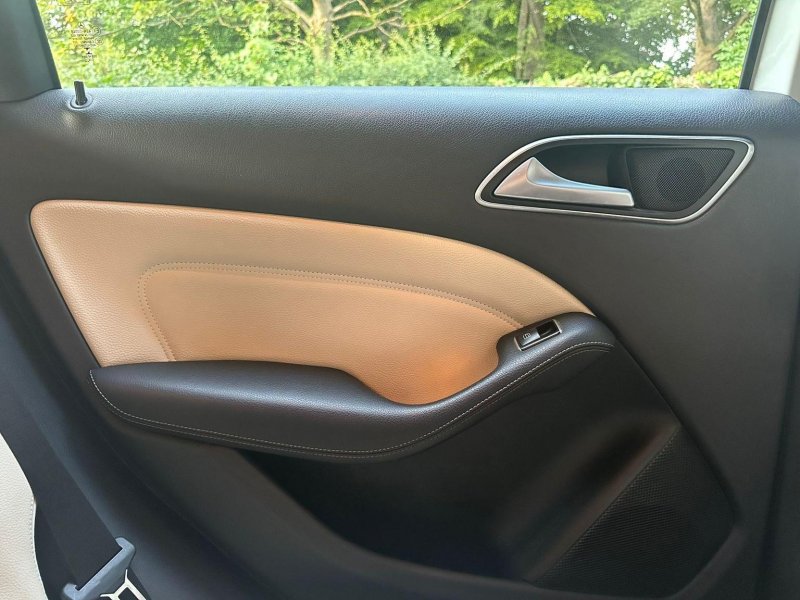 MERCEDES-BENZ B CLASS