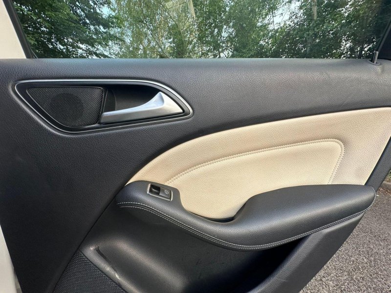 MERCEDES-BENZ B CLASS